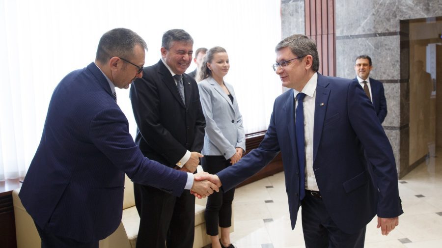 Problemele diasporei din Italia, tema discuțiilor dintre Grosu și parlamentari italieni, aflați la Chișinău