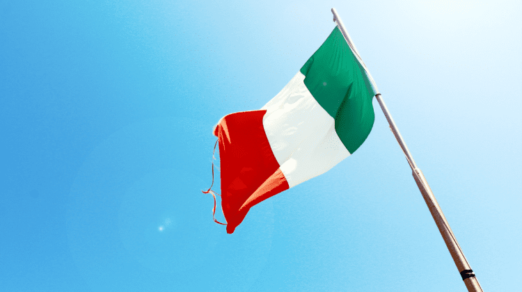 Italia renunţă la restricţiile anti-COVID impuse turiştilor la intrarea în țară
