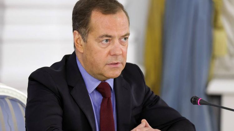 BANI.MD: Un nou avertisment al lui Medvedev pentru Occident: Joacă șah cu moartea