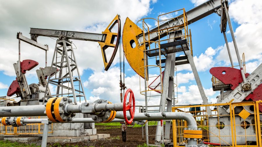 BANI.MD: Prețul barilului de petrol a scăzut sub 90 de dolari