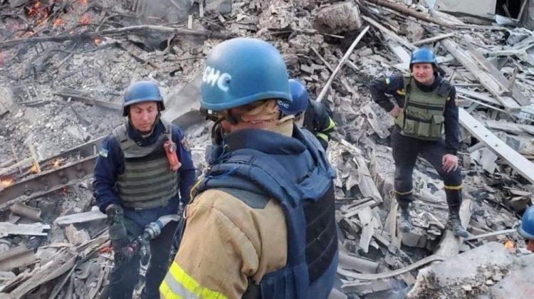 FOTO A început a 74-a zi de război: Putin ar fi convins că poziția – totul sau nimic – îi va permite să avanseze