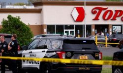 A împușcat la întâmplare… Morți într-un supermarket din SUA, după ce un adept al supremației rasei albe i-a ucis