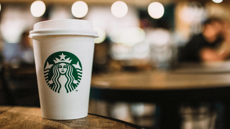 Starbucks pleacă din Rusia. Compania americană a anunțat că va susține angajații ruși
