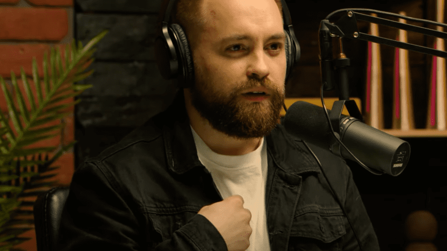 VIDEO Comediantul Vlad Sliusarenco: Vreau ca lumea să vină la stand-up și ulterior să bea bere, nu invers