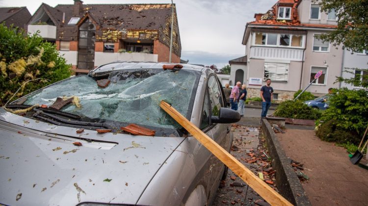 FOTO, VIDEO Imagini apocaliptice din Germania! Două tornade au făcut ravagii în toată țara