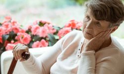 Studiu: Utilizarea telefoanelor ar cauza boala Alzheimer. Prin ce se manifestă și câți ani trăiește omul diagnosticat