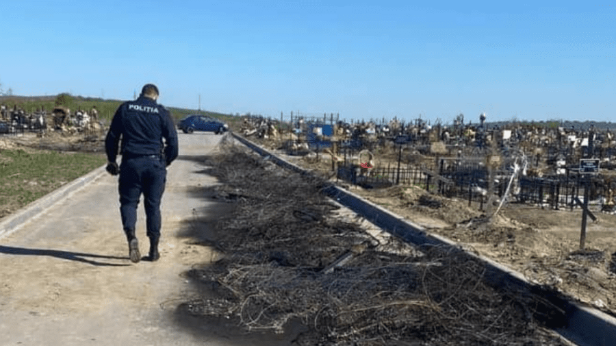 Poliția – pe urmele răufăcătorilor! Au incendiat cruci și coroane în cimitirul „Sfântul Lazăr” din Capitală