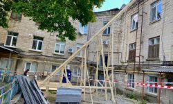 FOTO Mai multe blocuri de locuit din Chișinău – în reparație. Sunt schimbate și geamurile