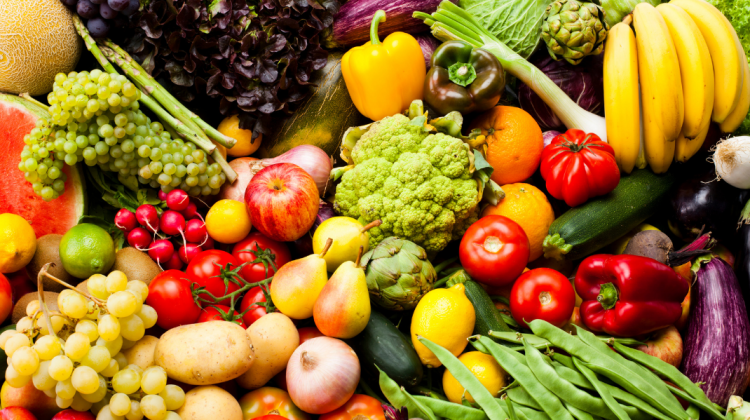 Câte fructe și legume trebuie să mâncăm în fiecare zi? Iată ce spun specialiștii