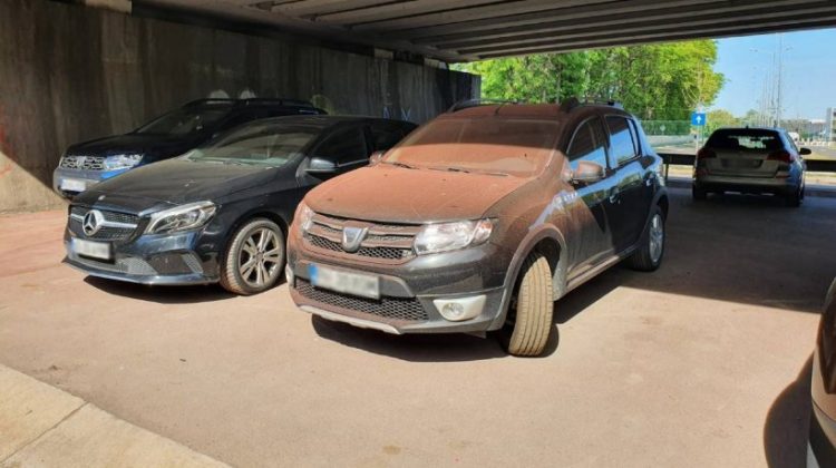 FOTO Au lăsat mașinile parcate într-o culoare și le-au găsit în alta! Gafă de proporții în București