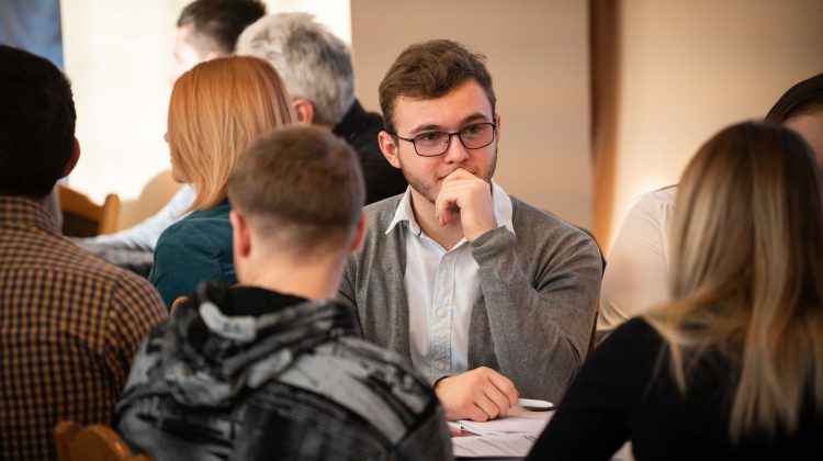Cum vor ajuta tinerii Moldova să adere la UE. Deputat: „Ei reprezintă principalul argument al eforturilor de integrare”