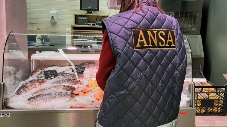 FOTO Pește neconform – găsit în magazine de ANSA. A fost imediat retras din comerț