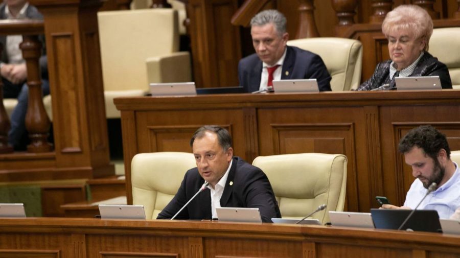 Partidul „ȘOR” le cere deputaților din PAS să nu mai facă show și să voteze pentru anularea imunității parlamentare