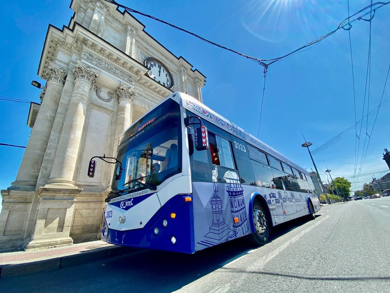 Circulația troleibuzelor, afectată pe strada Calea Ieșilor: Câteva unități staționează