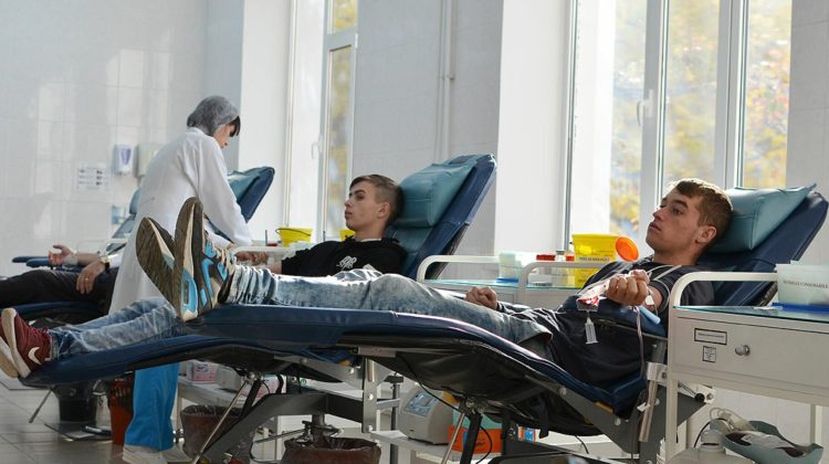 Crucea Roșie din Elveția vine cu o donație generoasă pentru Centrul Național de Transfuzie a Sângelui