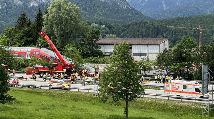 VIDEO Accident feroviar de amploare în Germania. Trei persoane au murit, iar peste 60 au fost rănite