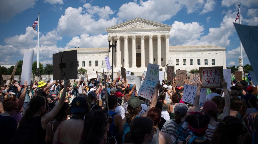 FOTO Proteste masive în SUA, după ce a fost anulat dreptul la avort. „Vom avea situaţii de coşmar”