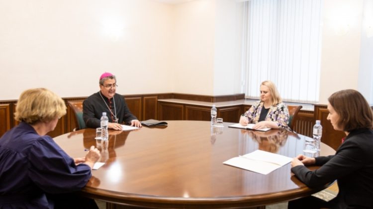 Delegatul lui Papa Francisc a venit personal la Chișinău pentru a-i transmite Maiei Sandu mesajul lansat de pontif