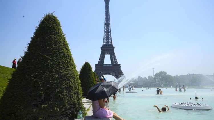 Franța a fost lovită de cea mai timpurie caniculă din istorie. Meteorologii promit temperaturi de peste 40 de grade