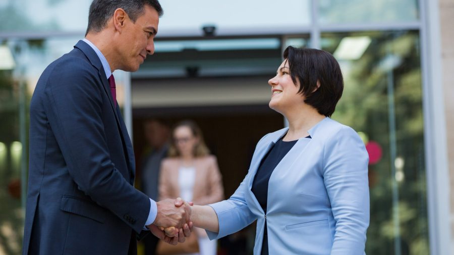 FOTO, VIDEO Premierul Spaniei a trecut și pragul Guvernului. Sanchez și Gavrilița s-au înțeles de minune  în spaniolă