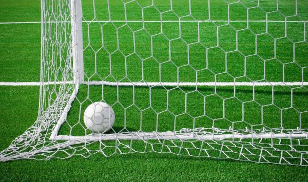Meci de fotbal cu final tragic, la Ciorescu. Un tânăr de 23 ani a murit pe teren