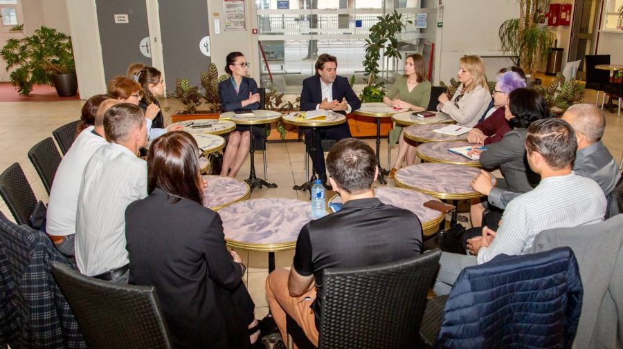Nicu Popescu la întâlnire cu diaspora din Franța: Am planificat suplinirea cu personal a oficiului consular din Paris