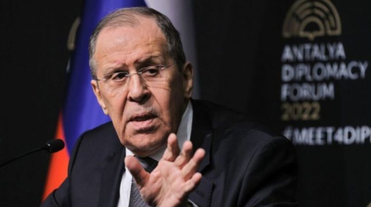 Cât rușii bombardează, Lavrov spune că îi este jale de ucraineni: Îi vom scăpa de regimul antiistoric