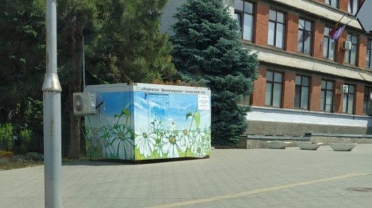 FOTO Moldova trece la standarde europene. A fost lansată prima stație de monitorizare a calității aerului din trafic