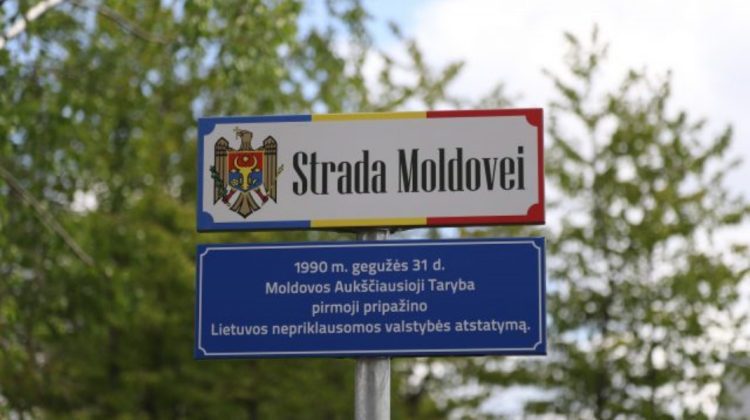 Un semn de prietenie! A fost inaugurată plăcuța „Strada Moldovei” la Vilnius. Istoria acesteia!