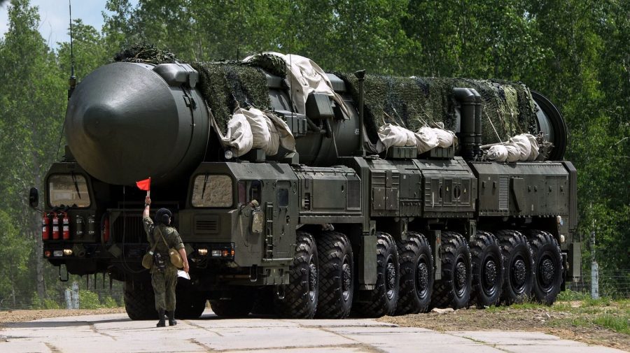 Rușii au scos la „plimbare” rachetele nucleare! Militarii lui Putin efectuează exerciții cu 100 de complexe Yars
