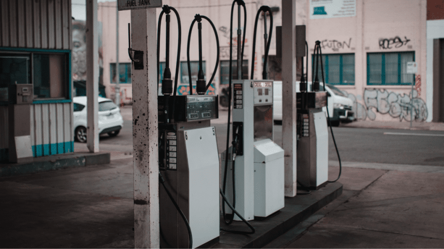 O nouă ieftinire a carburanților – anunțată de ANRE. Motorina va costa mai puțin de 28 lei