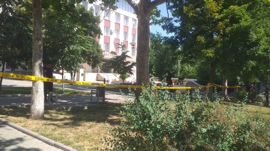 Poliția anunță că nu au fost găsite obiecte suspecte în interiorul clădirii Curții de Apel Chișinău