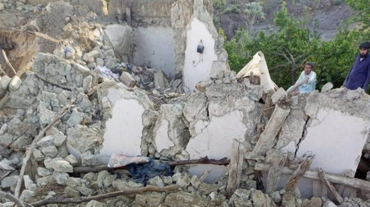 VIDEO Aproape 300 de morți după un cutremur în Afganistan. Seismul s-a resimțit la 500 de kilometri
