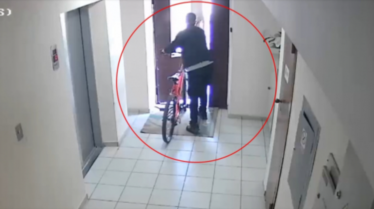 VIDEO A furat o bicicletă pe care a vândut-o cu 800 de lei. Bărbatul riscă până la patru ani de pușcărie