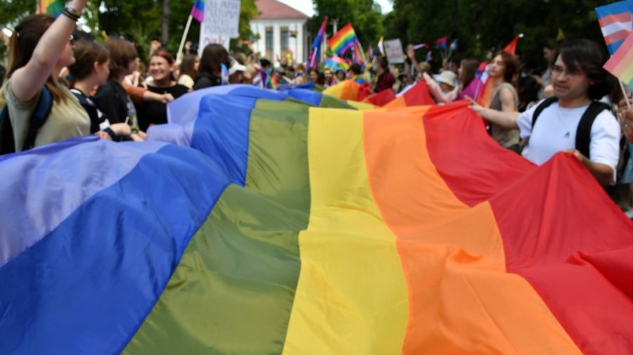 „Moldova mea se schimbă”. Șase deputați PAS și reprezentanți ai misiunilor diplomatice au participat la Marșul pro-LGBT