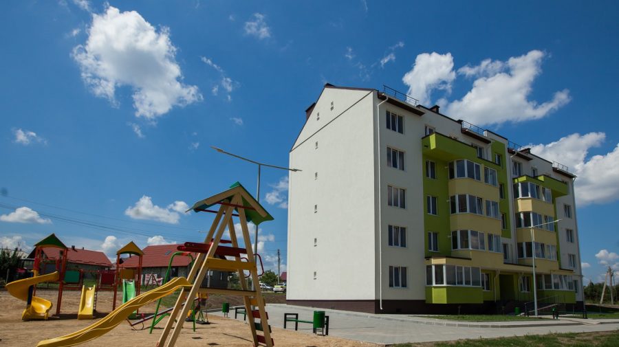 Noi locuințe sociale urmează să fie construite în Moldova cu suportul CEB. Acordul, ratificat de Parlament