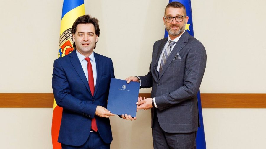 Noul ambasador român la Chișinău, în vizită la Popescu. I-a înmânat copiile scrisorilor de acreditare