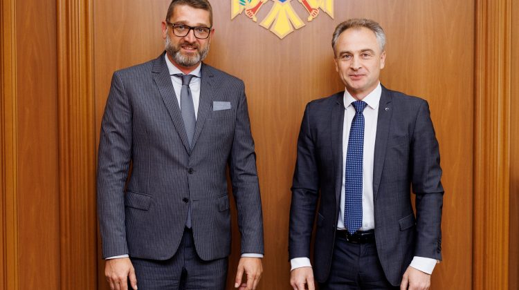 FOTO Ambasadorul României în Moldova a mers în vizită la Ministerul de Externe. Ce a discutat cu oficialii de la MAEIE