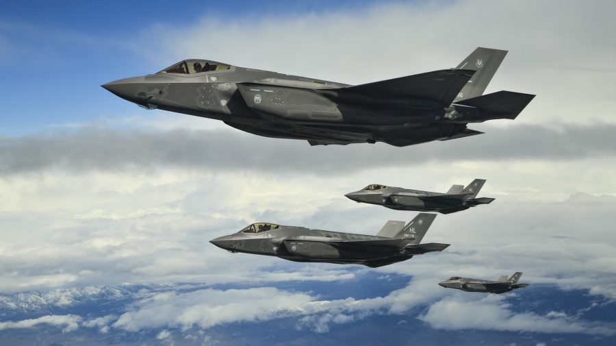 VIDEO SUA trimite mai multe avioane de luptă F-22 în Polonia, pentru a sprijini scutul aerian al NATO
