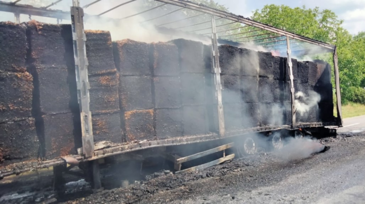FOTO Noi detalii despre camionul cuprins de flăcări la Edineț. Era plin cu tutun și se deplasa spre orașul Kiev