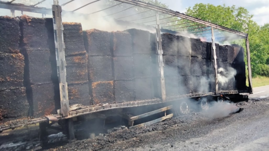 FOTO Noi detalii despre camionul cuprins de flăcări la Edineț. Era plin cu tutun și se deplasa spre orașul Kiev