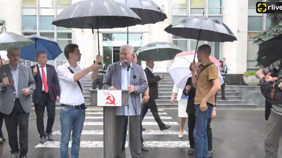 STOP CADRU Comuniștii se roagă în fața Guvernului ca ploaia să spele ratingul PAS: Să plece din istorie