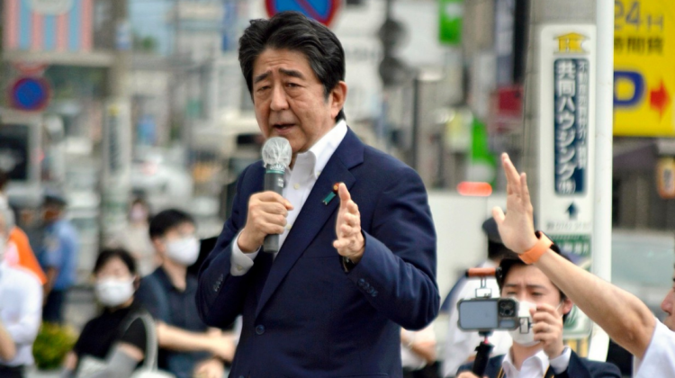 VIDEO Fostul premier japonez Shinzo Abe a murit. A fost împușcat în fața unei mulțimi
