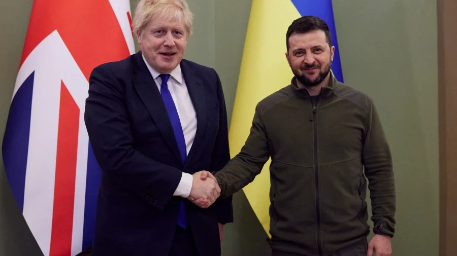 Reacția lui Vladimir Zelenski la anunțul demisiei lui Johnson. Ce spune consilierul său