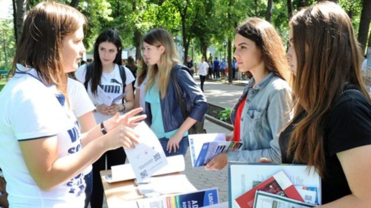 Universitățile din România trec Prutul! Absolvenții basarabeni, invitați să afle ofertele de studii
