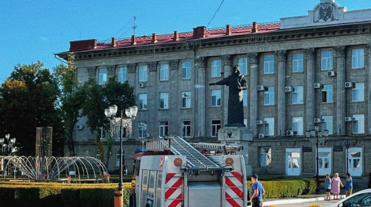 FOTO Alerte cu bombă la Bălți. Mai multe instituții ar fi minate, printre care Consulatul Ambasadei  Ucrainei