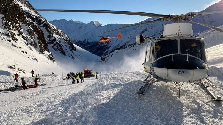 VIDEO cu impact emoțional: 6 morți, 8 răniți și 15 dispăruți după prăbușirea celui mai mare ghețar din Alpii Italiei