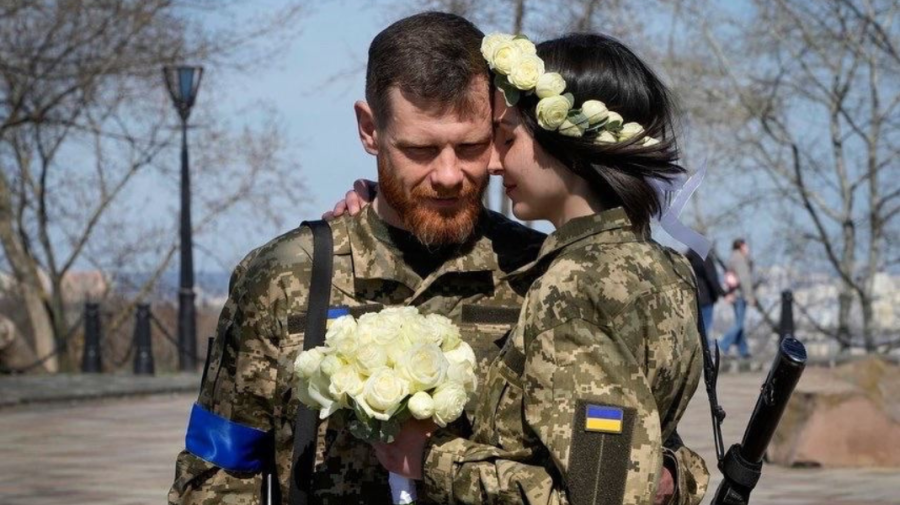 Boom de căsătorii în Ucraina! Autoritățile de la Kiev au simplificat procedura și permit căsătoria prin Zoom