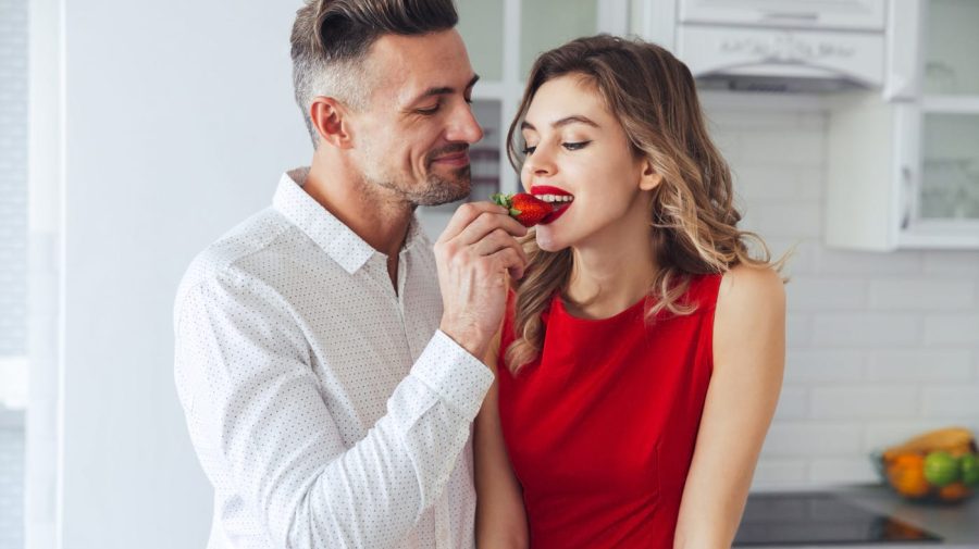 Top 8 alimente afrodisiace care aprind dorința de sex. Unele le poți consuma zi de zi