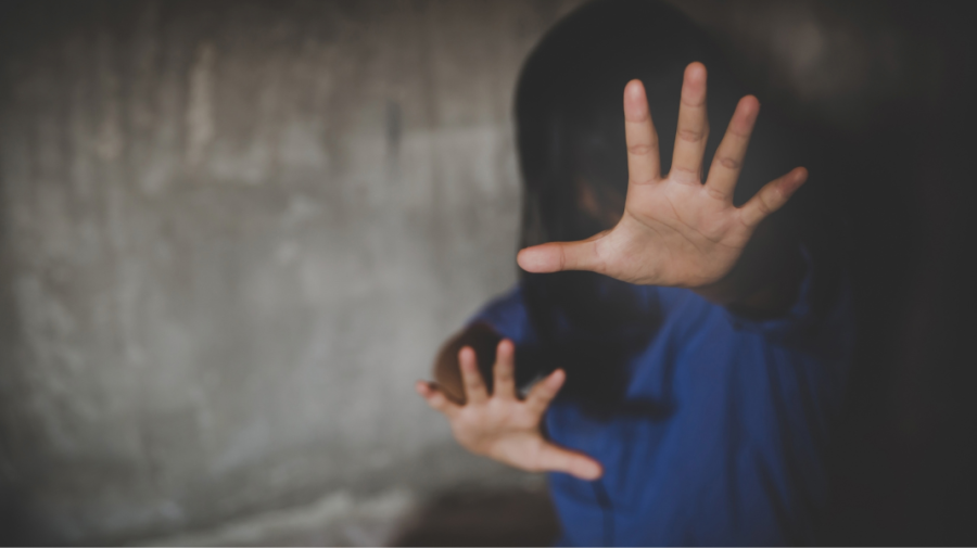 O minoră din Bălți a fost exploatată sexual, timp de două luni. Câți bani cere victima de la învinuit